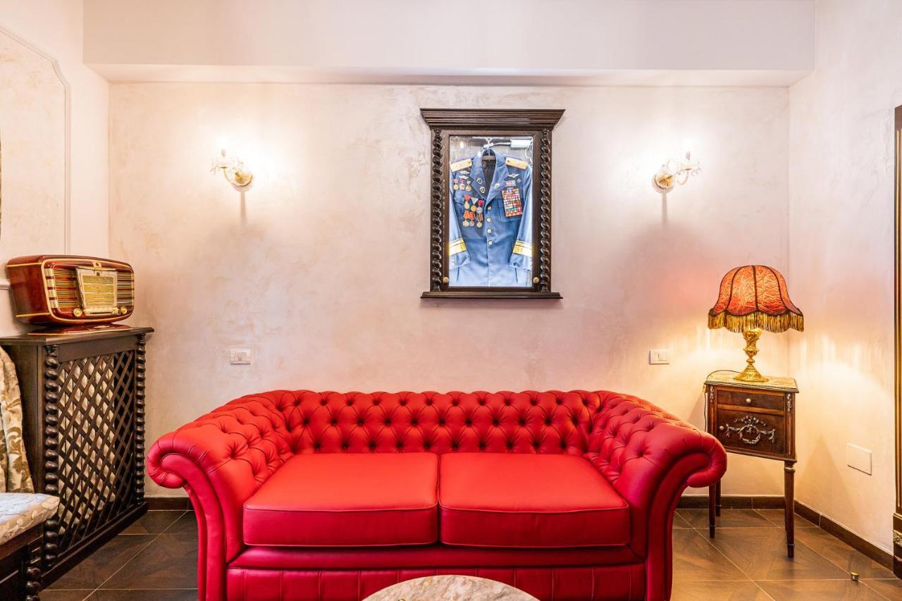 Private Museum Apartment With Antique Decor Bukareszt Zewnętrze zdjęcie