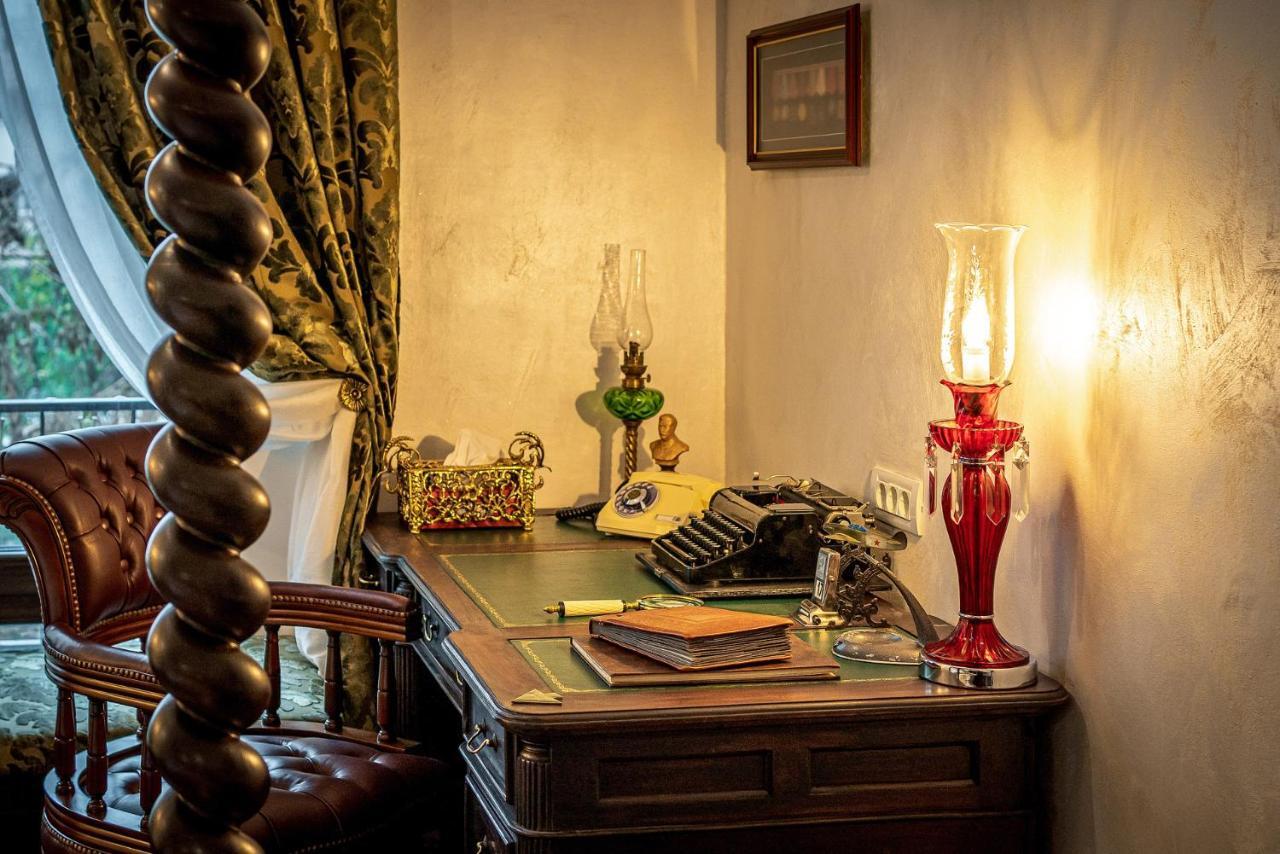 Private Museum Apartment With Antique Decor Bukareszt Zewnętrze zdjęcie