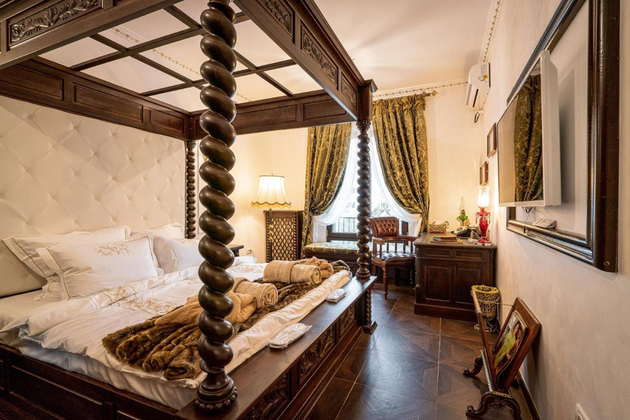 Private Museum Apartment With Antique Decor Bukareszt Zewnętrze zdjęcie