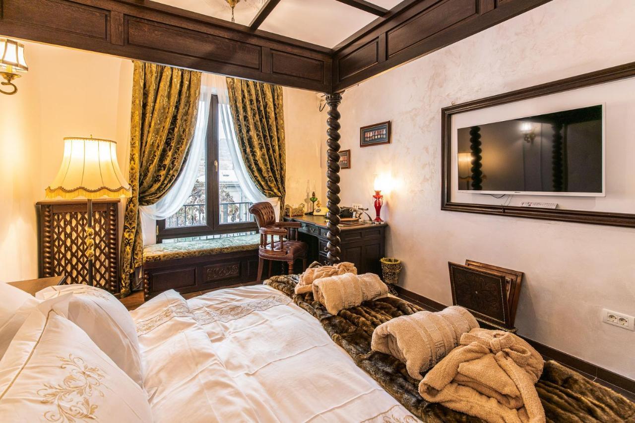 Private Museum Apartment With Antique Decor Bukareszt Zewnętrze zdjęcie